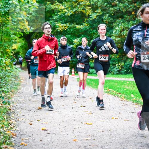 12.10.2025 - Bramfelder Halbmarathon 2025 Dr. Thomas Lammeyer http://msf.ph/oto/9349533 12.10.2025 10:31:07 Laufen 223, 569, 273, 2779, 2743, 2406 meine-sportfotos.de