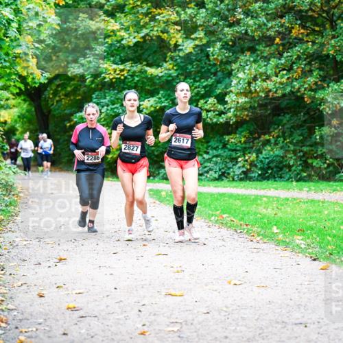 12.10.2025 - Bramfelder Halbmarathon 2025 Dr. Thomas Lammeyer http://msf.ph/oto/9349557 12.10.2025 10:31:13 Laufen 2286, 2827, 2617 meine-sportfotos.de