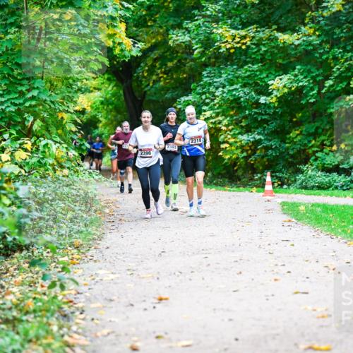 12.10.2025 - Bramfelder Halbmarathon 2025 Dr. Thomas Lammeyer http://msf.ph/oto/9349573 12.10.2025 10:31:19 Laufen 2396, 2319, 2303 meine-sportfotos.de