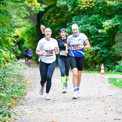 12.10.2025 - Bramfelder Halbmarathon 2025 Dr. Thomas Lammeyer http://msf.ph/oto/9349587 12.10.2025 10:31:22 Laufen 2396, 230, 231 meine-sportfotos.de