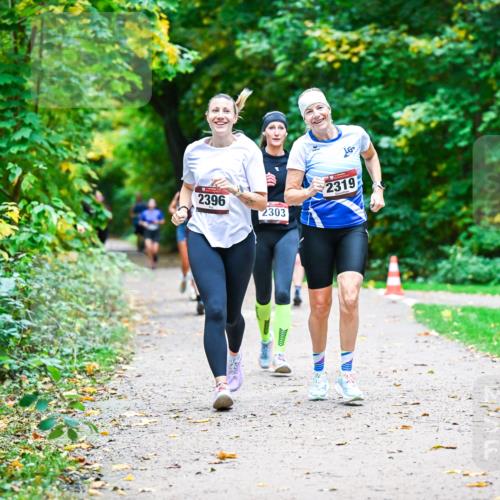 12.10.2025 - Bramfelder Halbmarathon 2025 Dr. Thomas Lammeyer http://msf.ph/oto/9349595 12.10.2025 10:31:23 Laufen 2396, 2303, 2319 meine-sportfotos.de