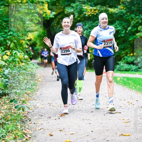 12.10.2025 - Bramfelder Halbmarathon 2025 Dr. Thomas Lammeyer http://msf.ph/oto/9349601 12.10.2025 10:31:24 Laufen 2319, 2396 meine-sportfotos.de