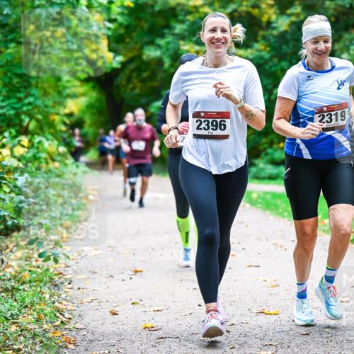 12.10.2025 - Bramfelder Halbmarathon 2025 Dr. Thomas Lammeyer http://msf.ph/oto/9349611 12.10.2025 10:31:25 Laufen 2396, 2319 meine-sportfotos.de