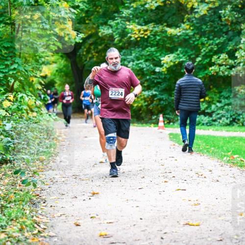 12.10.2025 - Bramfelder Halbmarathon 2025 Dr. Thomas Lammeyer http://msf.ph/oto/9349624 12.10.2025 10:31:29 Laufen 2224 meine-sportfotos.de