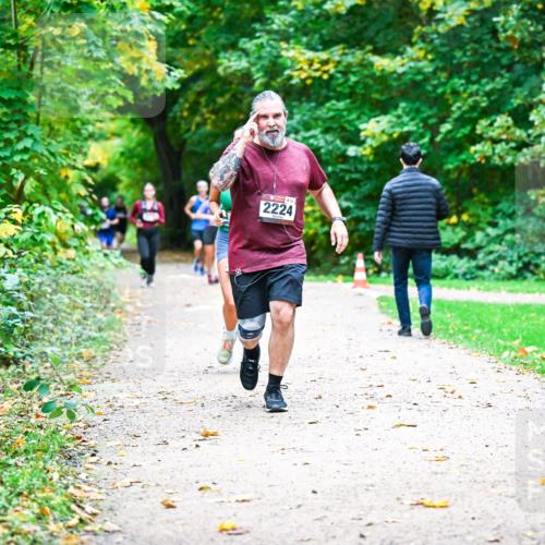 12.10.2025 - Bramfelder Halbmarathon 2025 Dr. Thomas Lammeyer http://msf.ph/oto/9349627 12.10.2025 10:31:29 Laufen 2224 meine-sportfotos.de