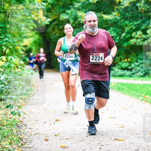12.10.2025 - Bramfelder Halbmarathon 2025 Dr. Thomas Lammeyer http://msf.ph/oto/9349636 12.10.2025 10:31:30 Laufen 2296, 10, 121, 2224 meine-sportfotos.de