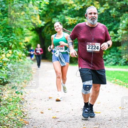12.10.2025 - Bramfelder Halbmarathon 2025 Dr. Thomas Lammeyer http://msf.ph/oto/9349640 12.10.2025 10:31:31 Laufen 2296, 121, 2224, 0 meine-sportfotos.de