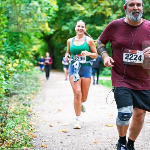 12.10.2025 - Bramfelder Halbmarathon 2025 Dr. Thomas Lammeyer http://msf.ph/oto/9349644 12.10.2025 10:31:31 Laufen 2296, 34, 121, 2224 meine-sportfotos.de