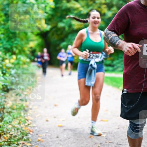 12.10.2025 - Bramfelder Halbmarathon 2025 Dr. Thomas Lammeyer http://msf.ph/oto/9349647 12.10.2025 10:31:32 Laufen 2296, 34, 121, 2224 meine-sportfotos.de