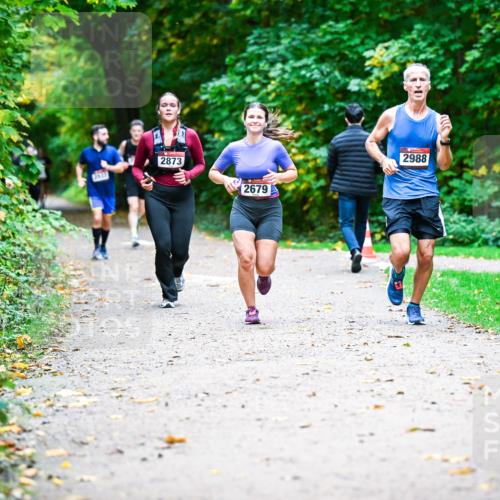 12.10.2025 - Bramfelder Halbmarathon 2025 Dr. Thomas Lammeyer http://msf.ph/oto/9349658 12.10.2025 10:31:35 Laufen 2873, 2679, 2988 meine-sportfotos.de