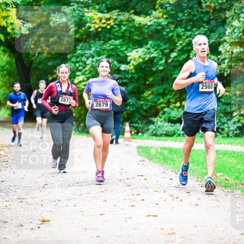 12.10.2025 - Bramfelder Halbmarathon 2025 Dr. Thomas Lammeyer http://msf.ph/oto/9349667 12.10.2025 10:31:36 Laufen 2873, 2679, 2988 meine-sportfotos.de