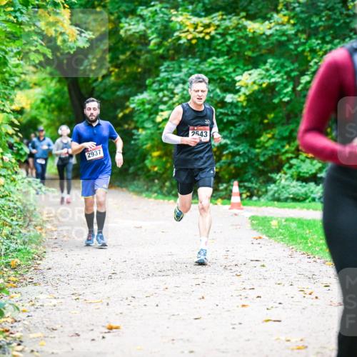 12.10.2025 - Bramfelder Halbmarathon 2025 Dr. Thomas Lammeyer http://msf.ph/oto/9349689 12.10.2025 10:31:40 Laufen 2543, 2937, 2873 meine-sportfotos.de