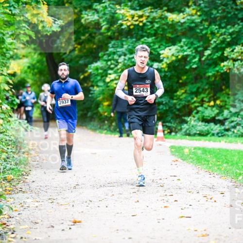 12.10.2025 - Bramfelder Halbmarathon 2025 Dr. Thomas Lammeyer http://msf.ph/oto/9349692 12.10.2025 10:31:40 Laufen 2543, 2937 meine-sportfotos.de
