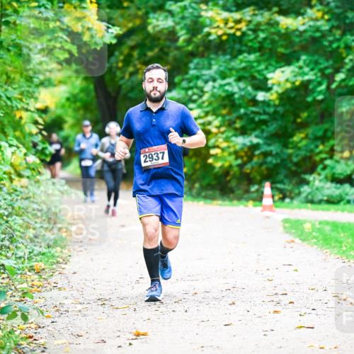 12.10.2025 - Bramfelder Halbmarathon 2025 Dr. Thomas Lammeyer http://msf.ph/oto/9349704 12.10.2025 10:31:43 Laufen 40, 2937 meine-sportfotos.de