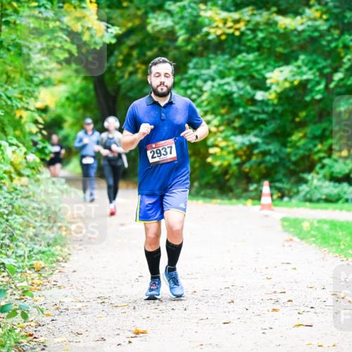 12.10.2025 - Bramfelder Halbmarathon 2025 Dr. Thomas Lammeyer http://msf.ph/oto/9349705 12.10.2025 10:31:43 Laufen 2937 meine-sportfotos.de