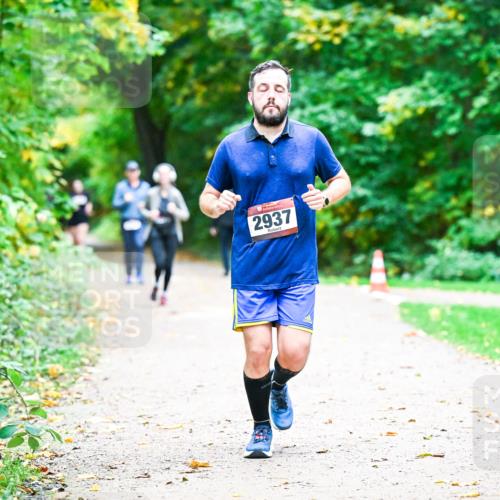 12.10.2025 - Bramfelder Halbmarathon 2025 Dr. Thomas Lammeyer http://msf.ph/oto/9349710 12.10.2025 10:31:43 Laufen 2937 meine-sportfotos.de