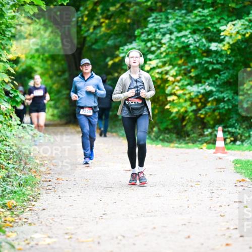 12.10.2025 - Bramfelder Halbmarathon 2025 Dr. Thomas Lammeyer http://msf.ph/oto/9349725 12.10.2025 10:31:47 Laufen 2250 meine-sportfotos.de