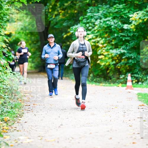 12.10.2025 - Bramfelder Halbmarathon 2025 Dr. Thomas Lammeyer http://msf.ph/oto/9349726 12.10.2025 10:31:47 Laufen 2250 meine-sportfotos.de