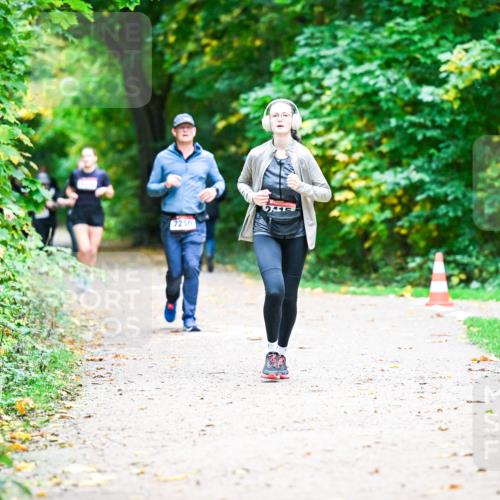 12.10.2025 - Bramfelder Halbmarathon 2025 Dr. Thomas Lammeyer http://msf.ph/oto/9349728 12.10.2025 10:31:48 Laufen 2250 meine-sportfotos.de