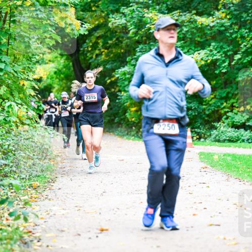 12.10.2025 - Bramfelder Halbmarathon 2025 Dr. Thomas Lammeyer http://msf.ph/oto/9349757 12.10.2025 10:31:54 Laufen 2822, 2315, 2250 meine-sportfotos.de