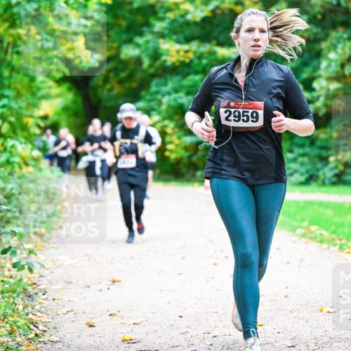 12.10.2025 - Bramfelder Halbmarathon 2025 Dr. Thomas Lammeyer http://msf.ph/oto/9349799 12.10.2025 10:32:01 Laufen 2959 meine-sportfotos.de