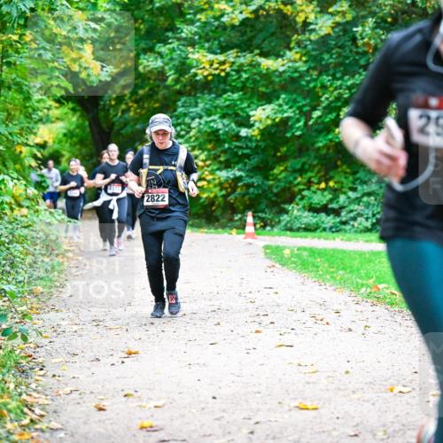 12.10.2025 - Bramfelder Halbmarathon 2025 Dr. Thomas Lammeyer http://msf.ph/oto/9349803 12.10.2025 10:32:02 Laufen 2822, 2959 meine-sportfotos.de