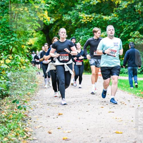 12.10.2025 - Bramfelder Halbmarathon 2025 Dr. Thomas Lammeyer http://msf.ph/oto/9349834 12.10.2025 10:32:07 Laufen 239, 2373, 2374, 20, 2424, 467 meine-sportfotos.de