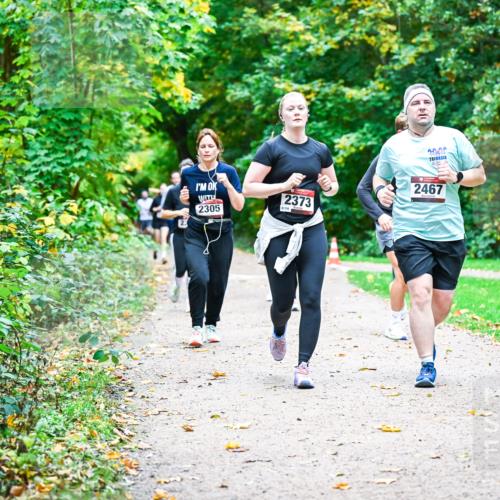 12.10.2025 - Bramfelder Halbmarathon 2025 Dr. Thomas Lammeyer http://msf.ph/oto/9349842 12.10.2025 10:32:08 Laufen 2373, 2305, 2467 meine-sportfotos.de