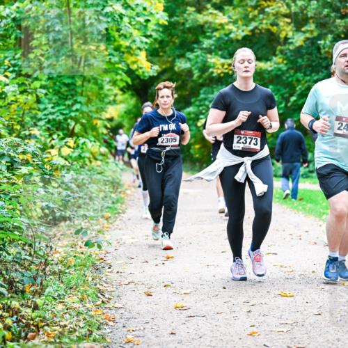 12.10.2025 - Bramfelder Halbmarathon 2025 Dr. Thomas Lammeyer http://msf.ph/oto/9349846 12.10.2025 10:32:09 Laufen 2305, 2373, 134, 2467 meine-sportfotos.de