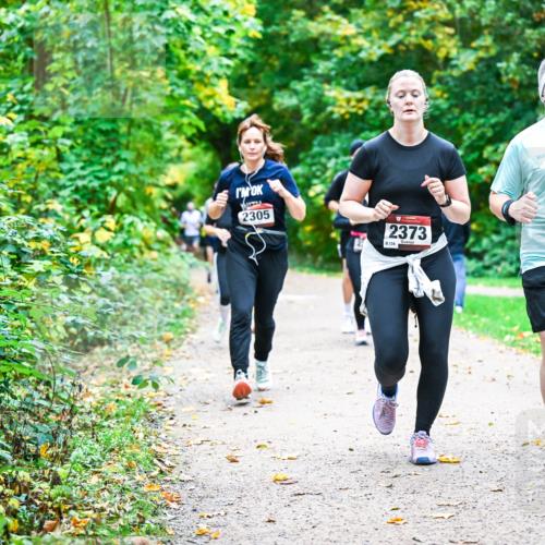 12.10.2025 - Bramfelder Halbmarathon 2025 Dr. Thomas Lammeyer http://msf.ph/oto/9349848 12.10.2025 10:32:09 Laufen 2305, 2373, 134, 2467 meine-sportfotos.de