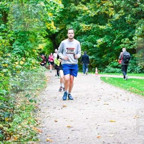 12.10.2025 - Bramfelder Halbmarathon 2025 Dr. Thomas Lammeyer http://msf.ph/oto/9349883 12.10.2025 10:32:16 Laufen 2789 meine-sportfotos.de