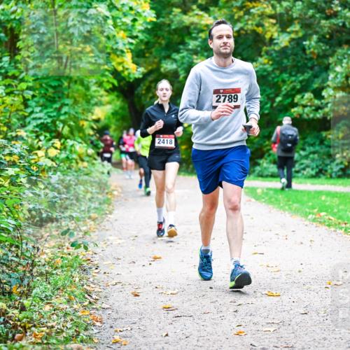 12.10.2025 - Bramfelder Halbmarathon 2025 Dr. Thomas Lammeyer http://msf.ph/oto/9349893 12.10.2025 10:32:17 Laufen 2418, 2789 meine-sportfotos.de