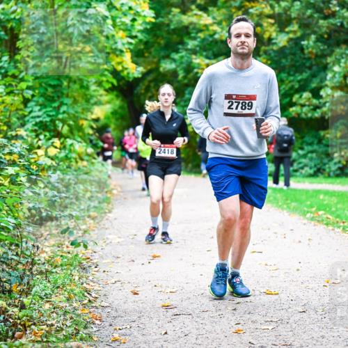 12.10.2025 - Bramfelder Halbmarathon 2025 Dr. Thomas Lammeyer http://msf.ph/oto/9349895 12.10.2025 10:32:17 Laufen 2418, 2789 meine-sportfotos.de