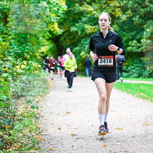 12.10.2025 - Bramfelder Halbmarathon 2025 Dr. Thomas Lammeyer http://msf.ph/oto/9349904 12.10.2025 10:32:19 Laufen 2418 meine-sportfotos.de