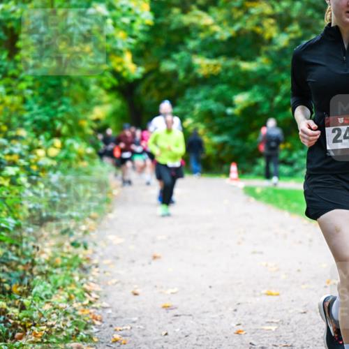 12.10.2025 - Bramfelder Halbmarathon 2025 Dr. Thomas Lammeyer http://msf.ph/oto/9349911 12.10.2025 10:32:20 Laufen 2418 meine-sportfotos.de