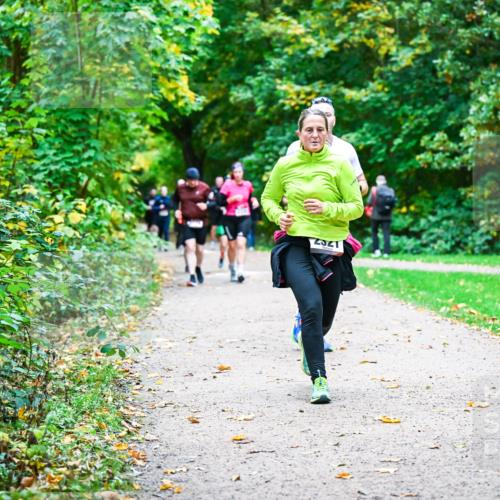 12.10.2025 - Bramfelder Halbmarathon 2025 Dr. Thomas Lammeyer http://msf.ph/oto/9349931 12.10.2025 10:32:23 Laufen  meine-sportfotos.de