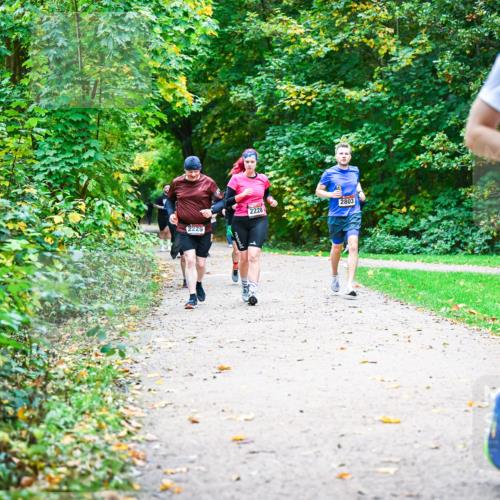 12.10.2025 - Bramfelder Halbmarathon 2025 Dr. Thomas Lammeyer http://msf.ph/oto/9349945 12.10.2025 10:32:25 Laufen 2229, 2228, 2803 meine-sportfotos.de