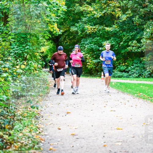 12.10.2025 - Bramfelder Halbmarathon 2025 Dr. Thomas Lammeyer http://msf.ph/oto/9349947 12.10.2025 10:32:26 Laufen 2229, 2228, 2803 meine-sportfotos.de