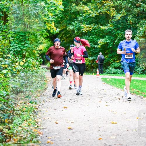 12.10.2025 - Bramfelder Halbmarathon 2025 Dr. Thomas Lammeyer http://msf.ph/oto/9349956 12.10.2025 10:32:27 Laufen 2229, 2284, 2228, 2803 meine-sportfotos.de