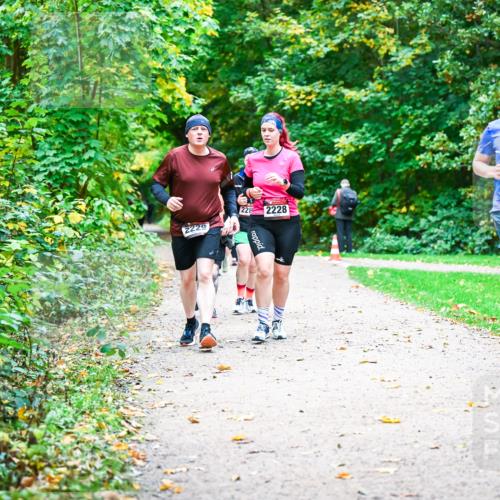 12.10.2025 - Bramfelder Halbmarathon 2025 Dr. Thomas Lammeyer http://msf.ph/oto/9349961 12.10.2025 10:32:28 Laufen 228, 2228, 2229, 2803 meine-sportfotos.de