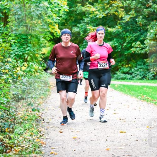 12.10.2025 - Bramfelder Halbmarathon 2025 Dr. Thomas Lammeyer http://msf.ph/oto/9349970 12.10.2025 10:32:29 Laufen 2229, 2228 meine-sportfotos.de