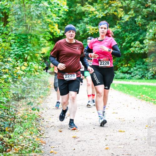 12.10.2025 - Bramfelder Halbmarathon 2025 Dr. Thomas Lammeyer http://msf.ph/oto/9349972 12.10.2025 10:32:29 Laufen 2229, 28, 2228 meine-sportfotos.de