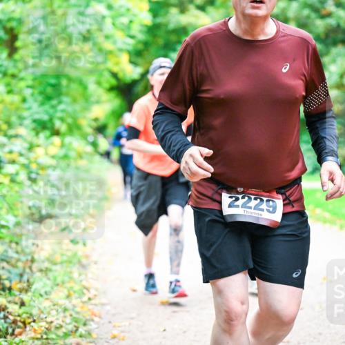 12.10.2025 - Bramfelder Halbmarathon 2025 Dr. Thomas Lammeyer http://msf.ph/oto/9349985 12.10.2025 10:32:31 Laufen 2229 meine-sportfotos.de