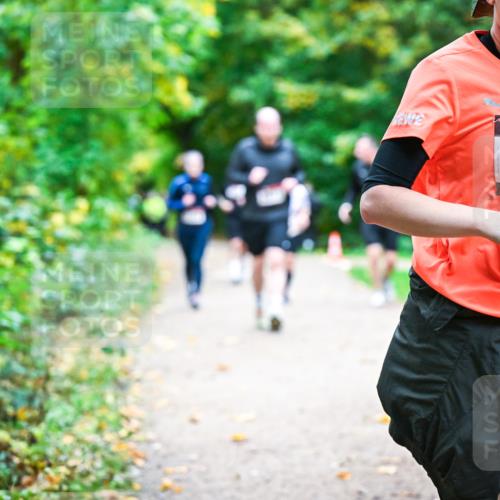 12.10.2025 - Bramfelder Halbmarathon 2025 Dr. Thomas Lammeyer http://msf.ph/oto/9349993 12.10.2025 10:32:33 Laufen 2364 meine-sportfotos.de