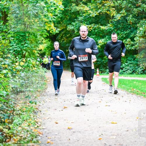 12.10.2025 - Bramfelder Halbmarathon 2025 Dr. Thomas Lammeyer http://msf.ph/oto/9349998 12.10.2025 10:32:34 Laufen 2376, 2973 meine-sportfotos.de