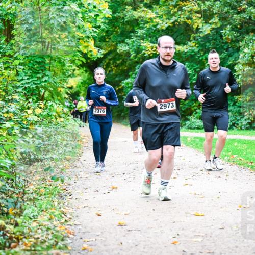 12.10.2025 - Bramfelder Halbmarathon 2025 Dr. Thomas Lammeyer http://msf.ph/oto/9350003 12.10.2025 10:32:34 Laufen 2376, 2973 meine-sportfotos.de