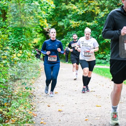 12.10.2025 - Bramfelder Halbmarathon 2025 Dr. Thomas Lammeyer http://msf.ph/oto/9350013 12.10.2025 10:32:36 Laufen 2376, 2367, 2973, 2731 meine-sportfotos.de