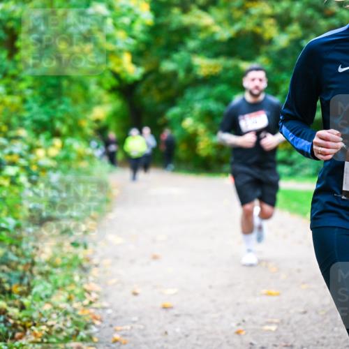 12.10.2025 - Bramfelder Halbmarathon 2025 Dr. Thomas Lammeyer http://msf.ph/oto/9350030 12.10.2025 10:32:38 Laufen 34, 2376 meine-sportfotos.de