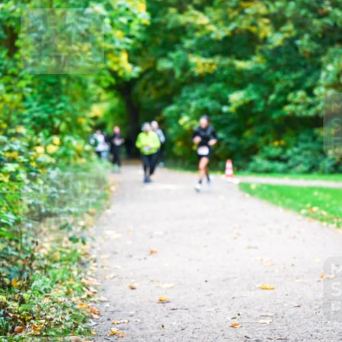 12.10.2025 - Bramfelder Halbmarathon 2025 Dr. Thomas Lammeyer http://msf.ph/oto/9350038 12.10.2025 10:32:40 Laufen  meine-sportfotos.de
