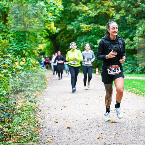 12.10.2025 - Bramfelder Halbmarathon 2025 Dr. Thomas Lammeyer http://msf.ph/oto/9350054 12.10.2025 10:32:46 Laufen 2386, 1943, 2555 meine-sportfotos.de